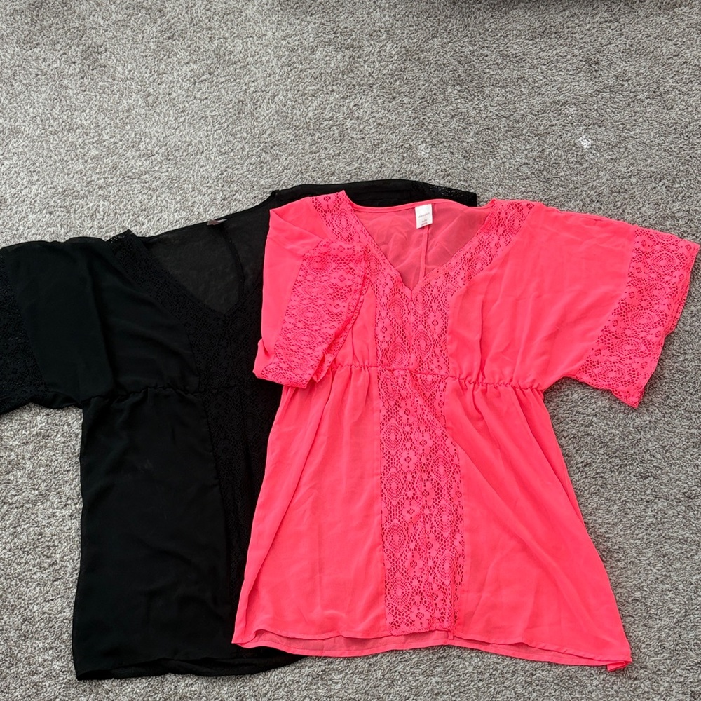 Set of 2 Xhilaration Women’s Black and Pink Lace Tops